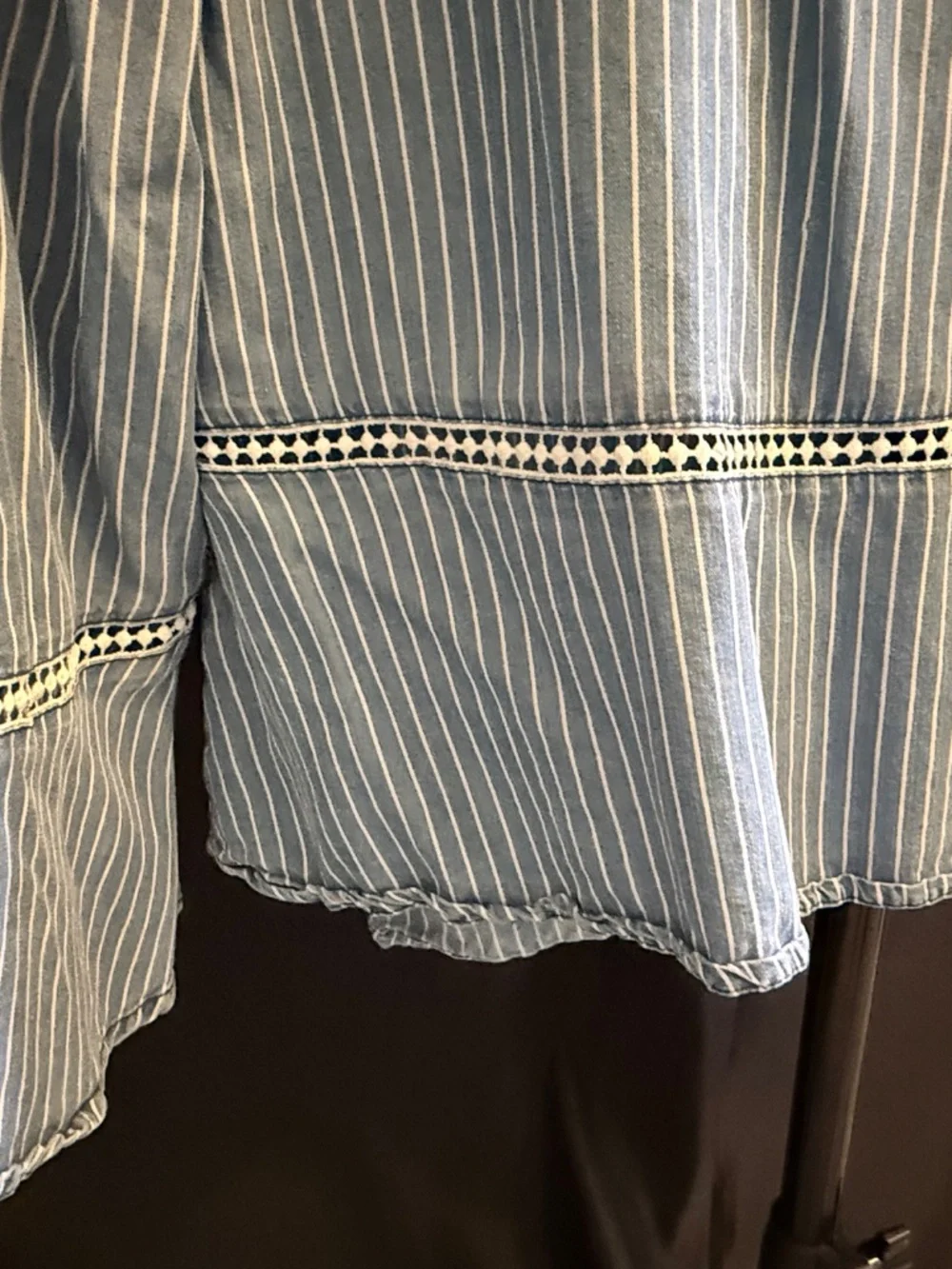 Like New Chambray Striped Top (XL) - Picture 2 of 6